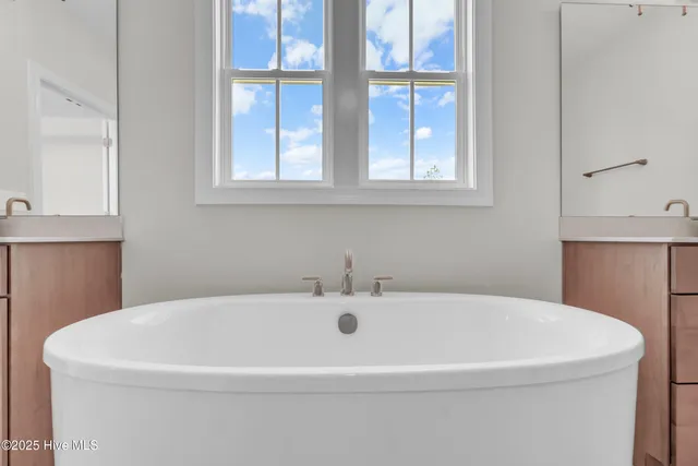 $599,900 | 124 Creek Bluff Road, Newport, NC 28570