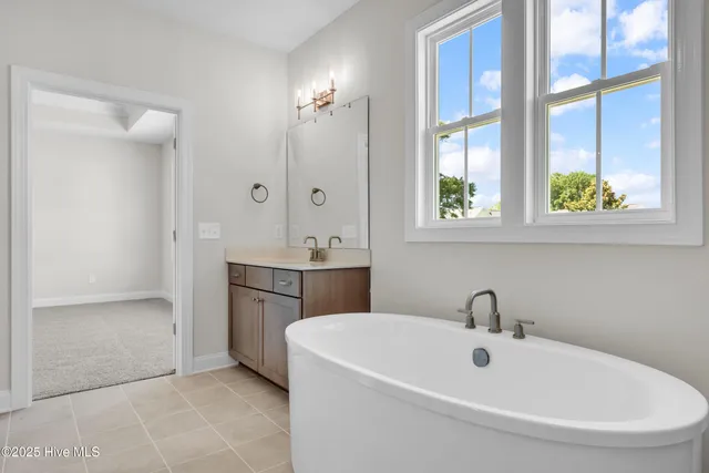 $599,900 | 124 Creek Bluff Road, Newport, NC 28570