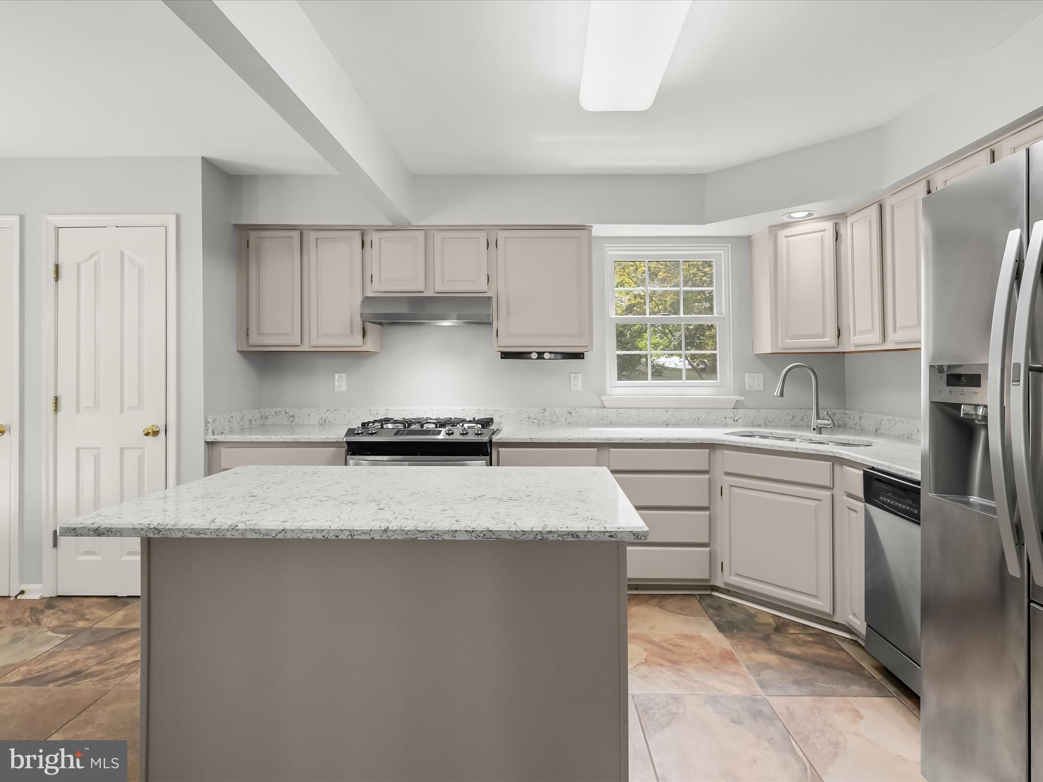 6453 Empty Song Road Columbia, MD 21044 - Photo 14 of 74 Center Island