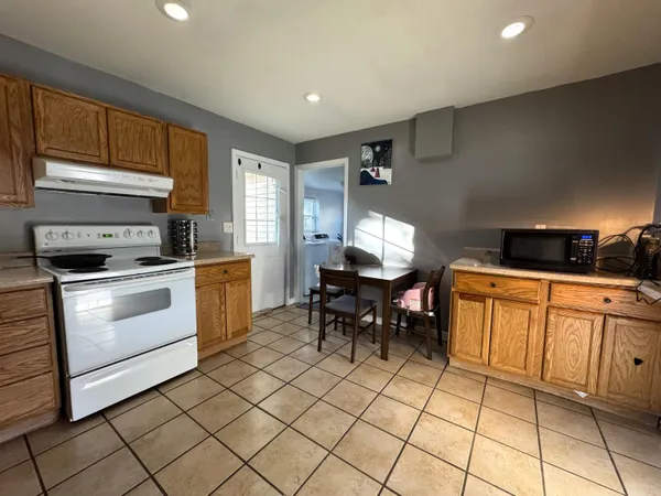 $174,900 | 2420 Floral Drive, Niles, MI 49120