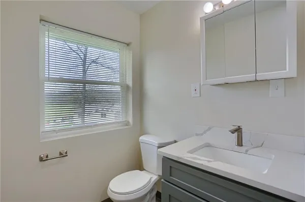 $1,850 | 102 Kathleen Drive, Unit 2, Beaver Falls, PA 15010
