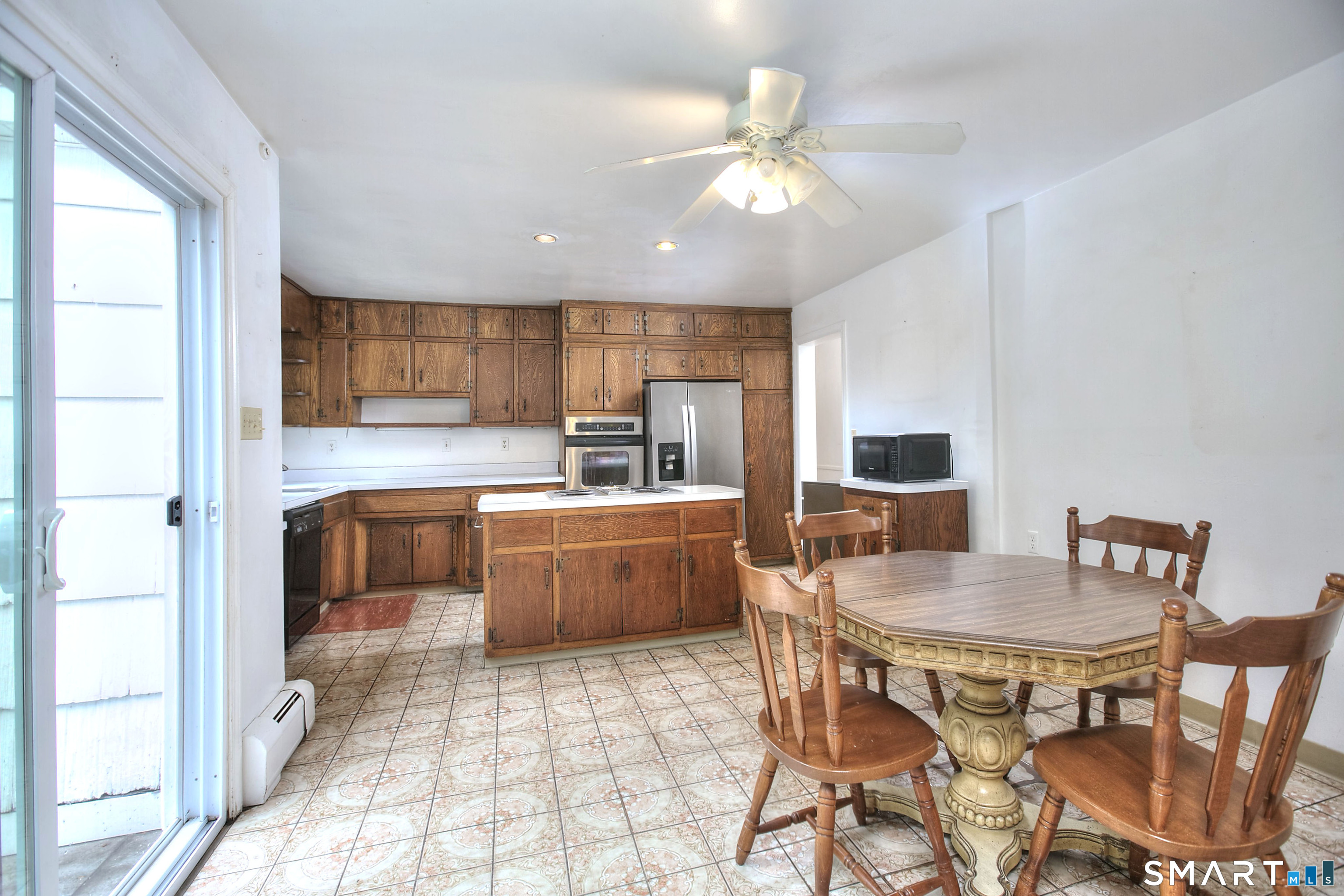 64 Russ Road Trumbull, CT 06611 - Photo 9 of 40