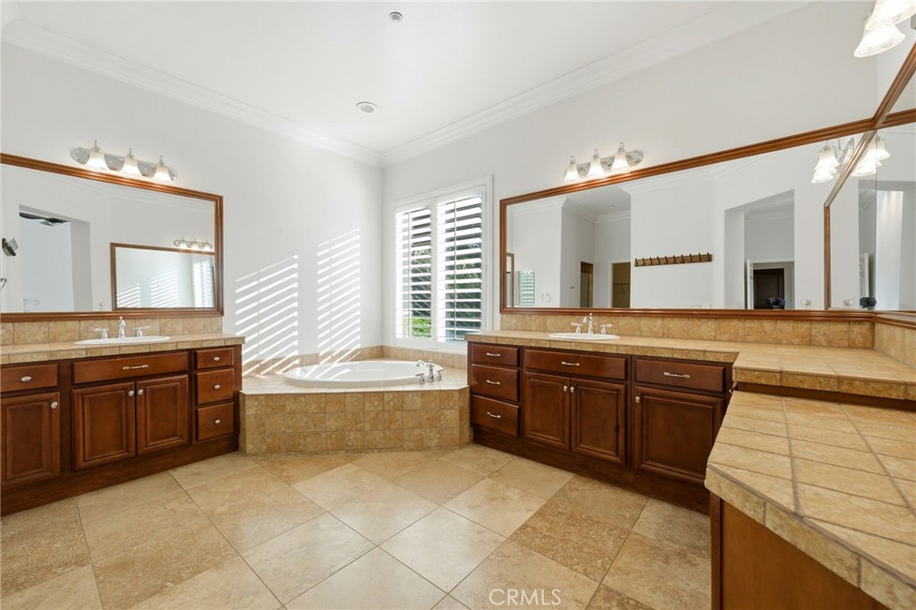 1268 Viento Court Riverside, CA 92508 - Photo 28 of 61 Primary #2 ensuite