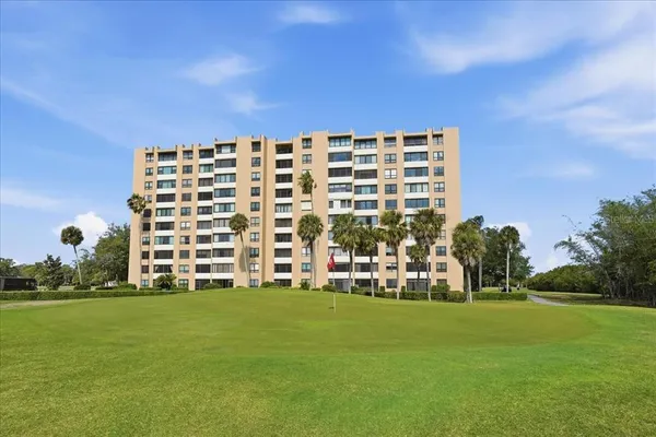 $179,900 | 2616 Cove Cay Drive, Unit 105, Clearwater, FL 33760
