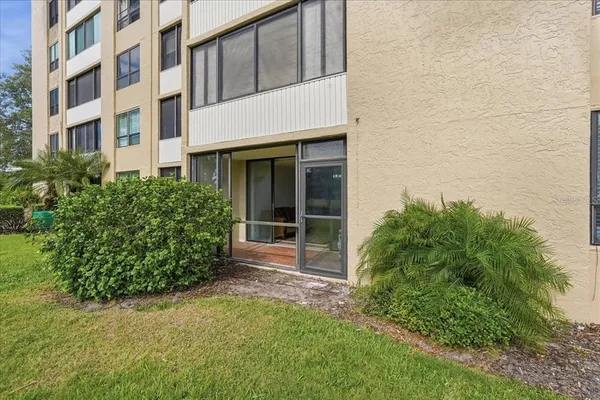 $179,900 | 2616 Cove Cay Drive, Unit 105, Clearwater, FL 33760