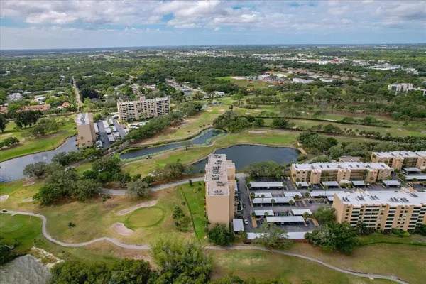 $179,900 | 2616 Cove Cay Drive, Unit 105, Clearwater, FL 33760