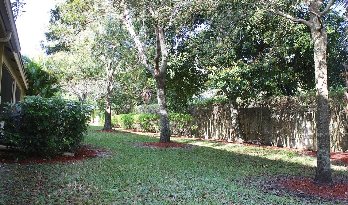 1041 Arezzo Circle Boynton Beach, FL 33436 - Photo 23 of 29 Rear Yard