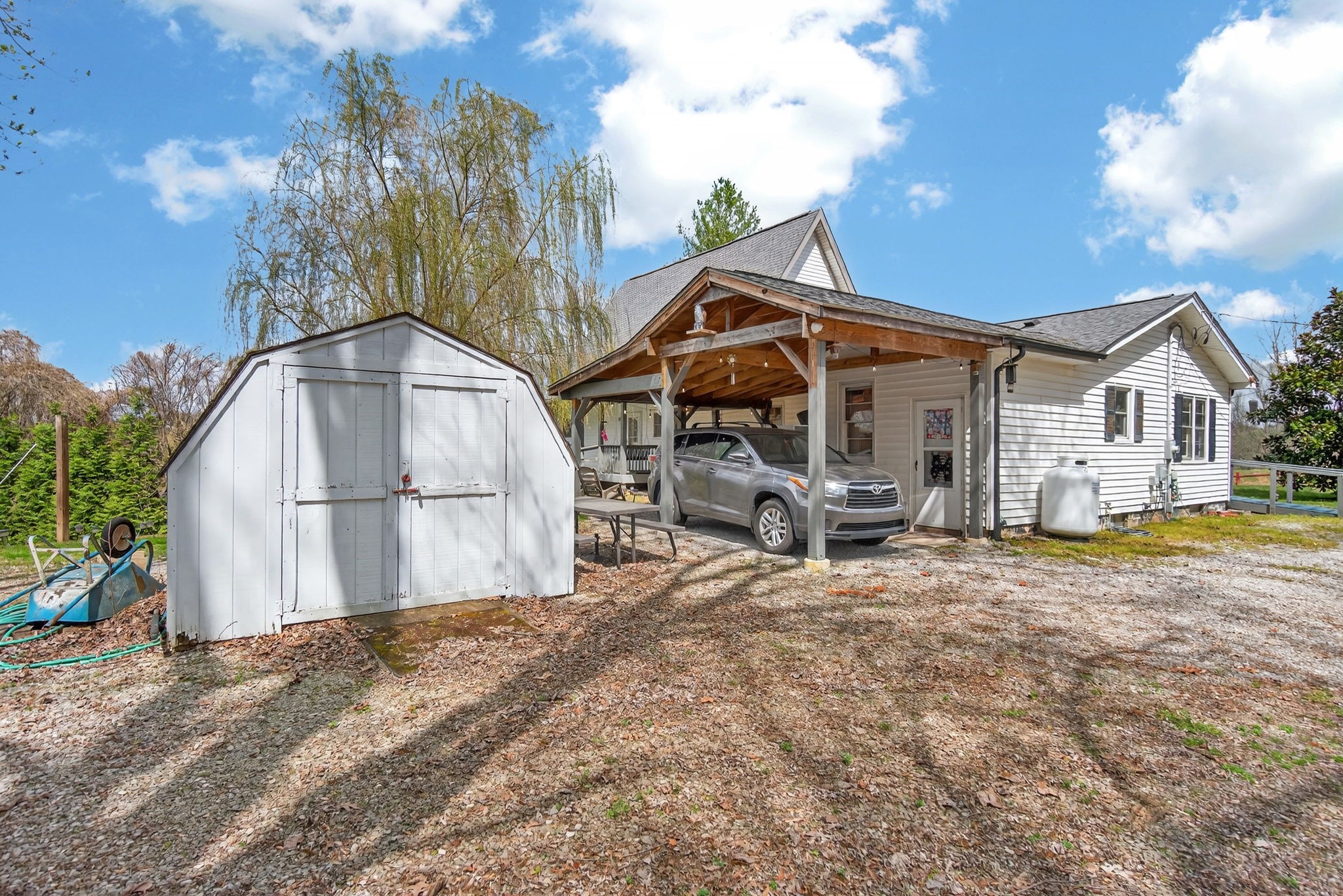 314 Smyrna Road Byrdstown, TN 38549 - Photo 5 of 27