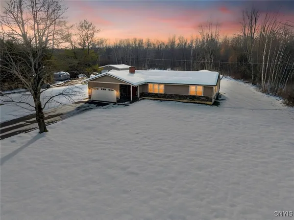 $615,000 | 7056 Island Road, Cicero, NY 13039