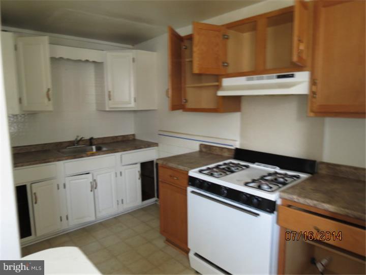 1319 Edgehill Road Darby, PA 19023 - Photo 5 of 14