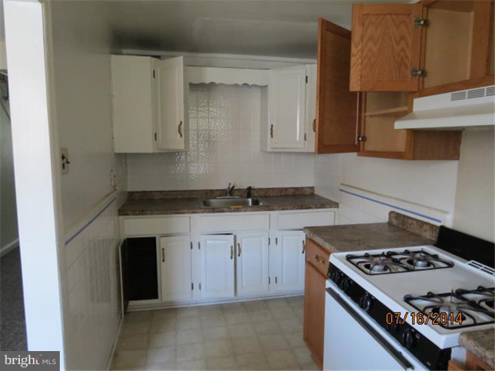1319 Edgehill Road Darby, PA 19023 - Photo 6 of 14