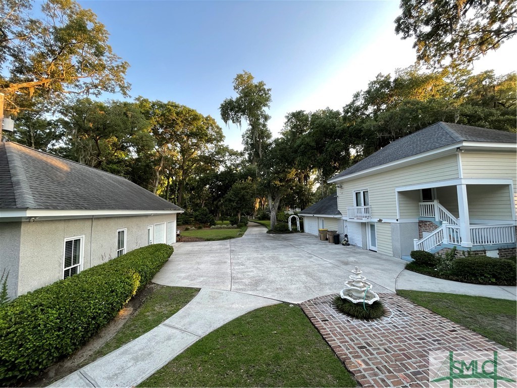 105 Riverside Drive Savannah, GA 31410 - Photo 1 of 36 Front Yard