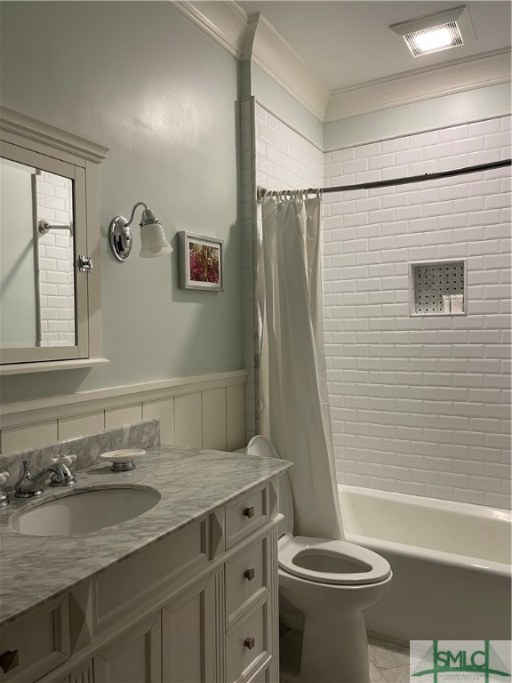 105 Riverside Drive Savannah, GA 31410 - Photo 15 of 36 Guest Bath