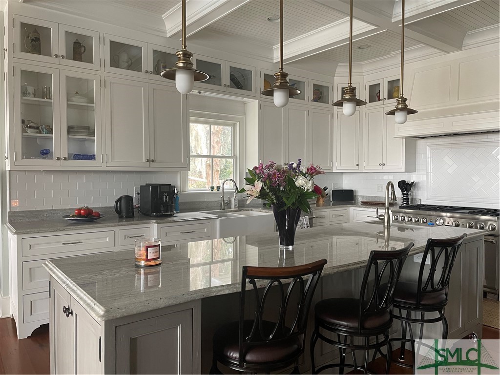 105 Riverside Drive Savannah, GA 31410 - Photo 6 of 36 Kitchen
