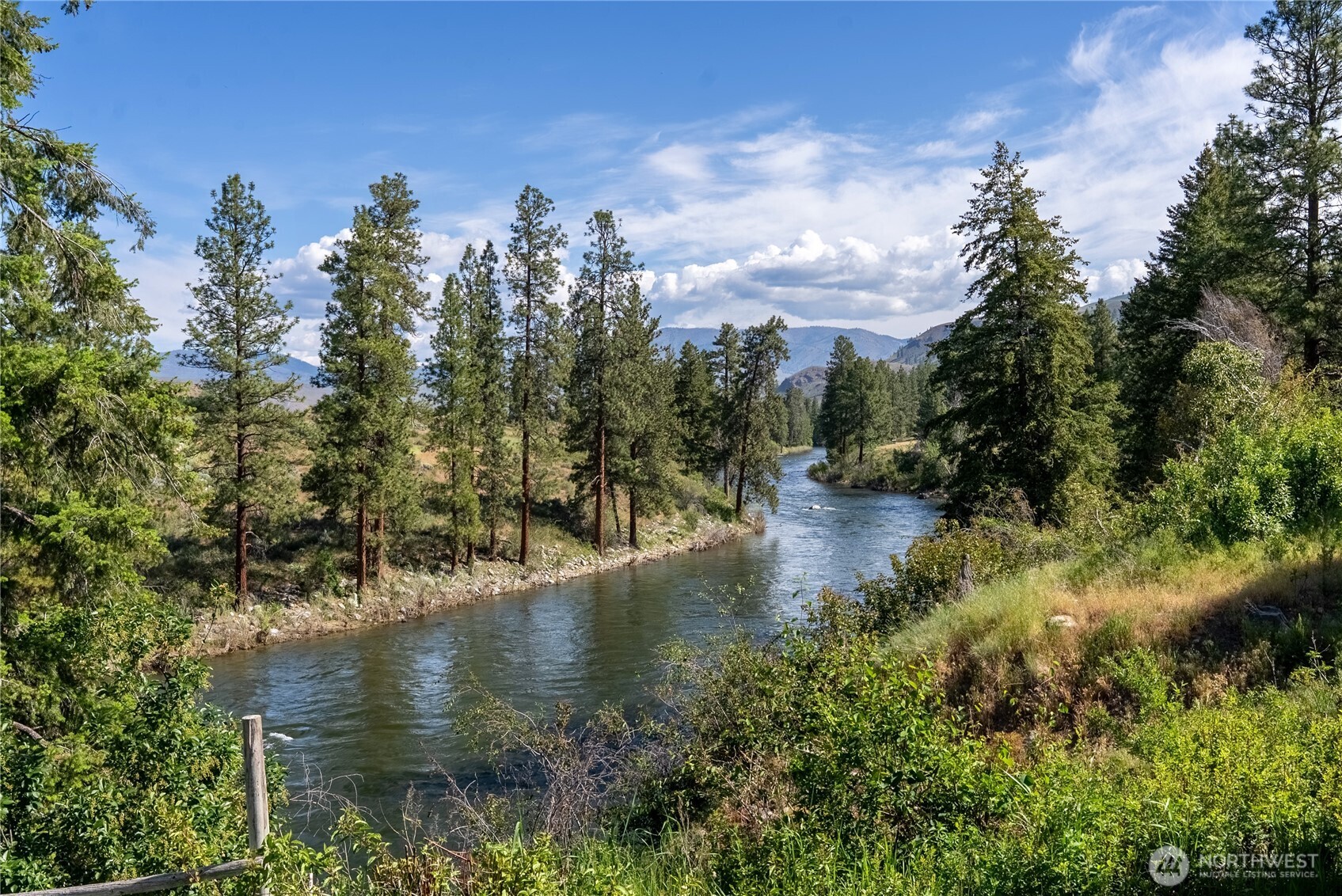 2621 Highway 153 Twisp, WA 98856 - Photo 22 of 40 a view of a lake with houses