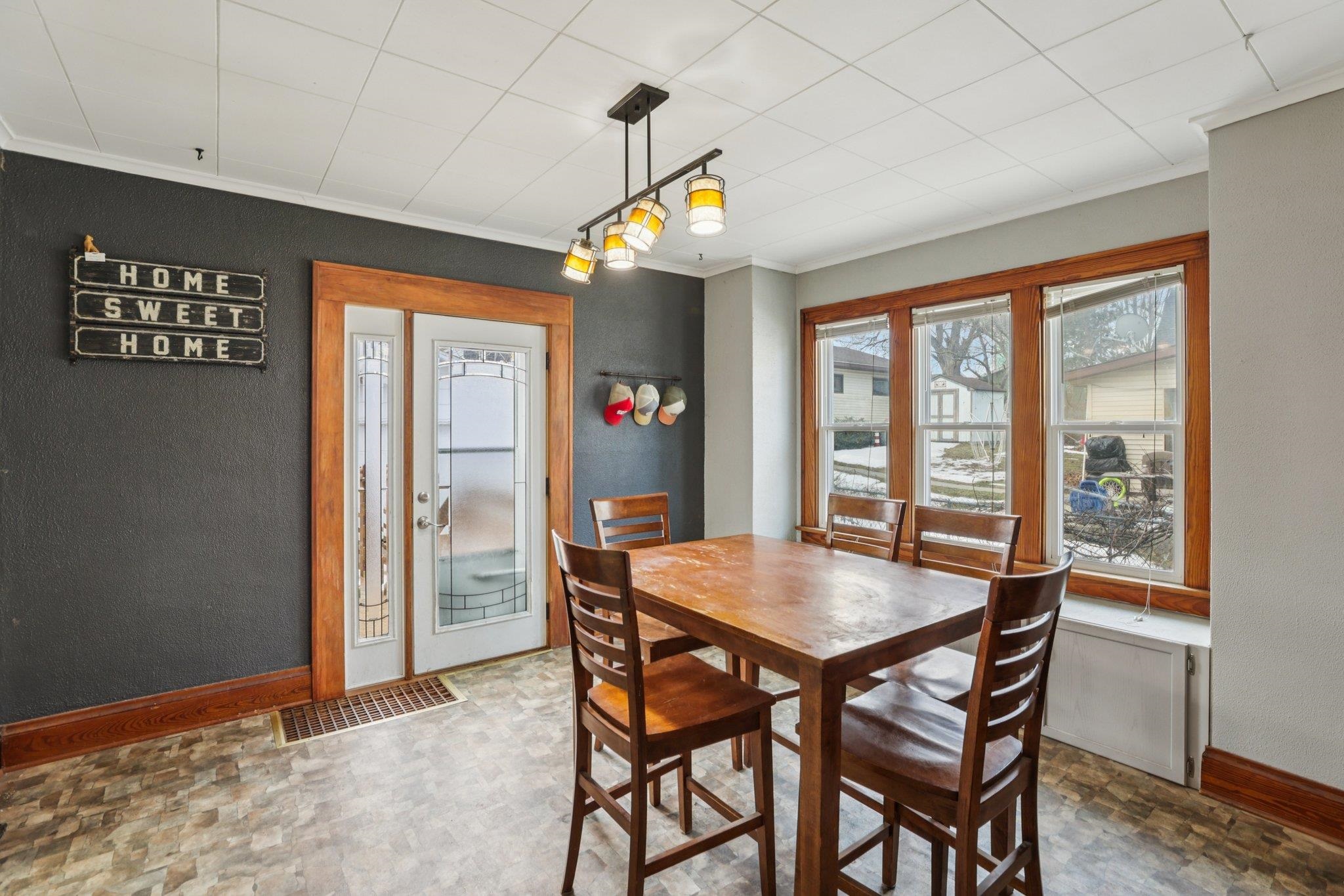 916 Prospect Avenue Portage, WI 53901 - Photo 9 of 27