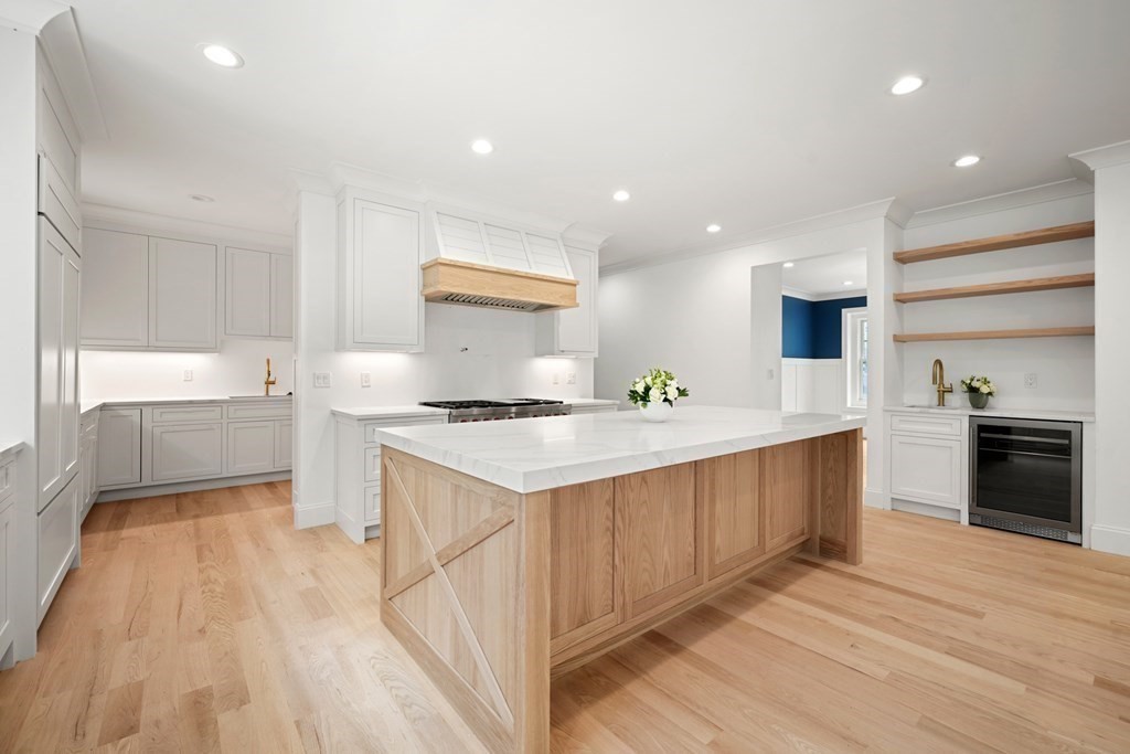 22 Suffolk Road Wellesley, MA 02481 - Photo 15 of 39