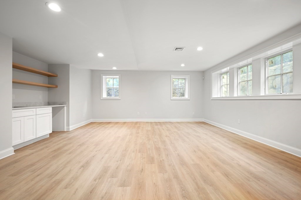 22 Suffolk Road Wellesley, MA 02481 - Photo 29 of 39