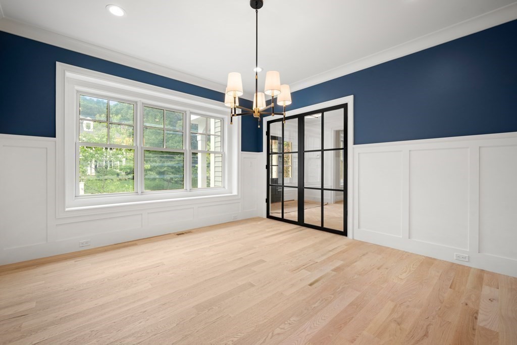 22 Suffolk Road Wellesley, MA 02481 - Photo 9 of 39