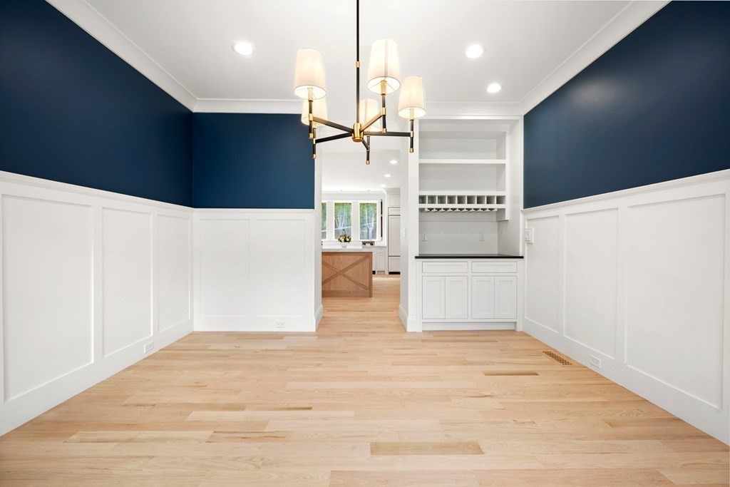 22 Suffolk Road Wellesley, MA 02481 - Photo 10 of 39