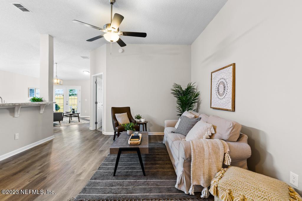 1652 Spring Oaks Lane Jacksonville, FL 32221 - Photo 8 of 37 a living room with furniture
