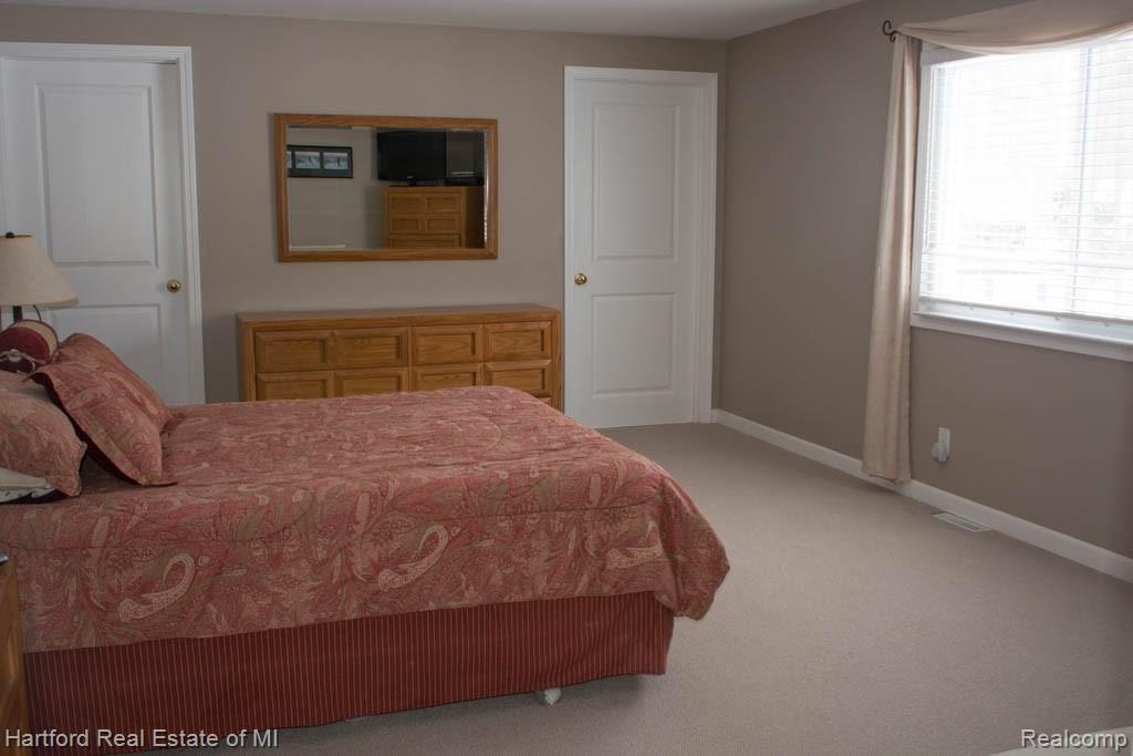 36430 Howard Road Farmington Hills, MI 48331 - Photo 18 of 43