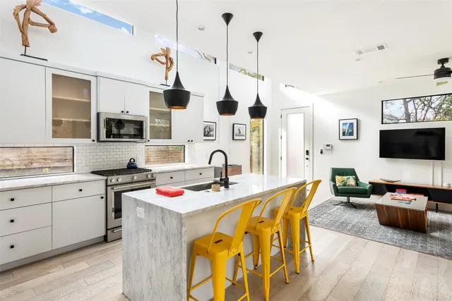 $4,200 | 2804 East 22nd Street, Unit B, Austin, TX 78722