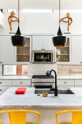 $4,200 | 2804 East 22nd Street, Unit B, Austin, TX 78722