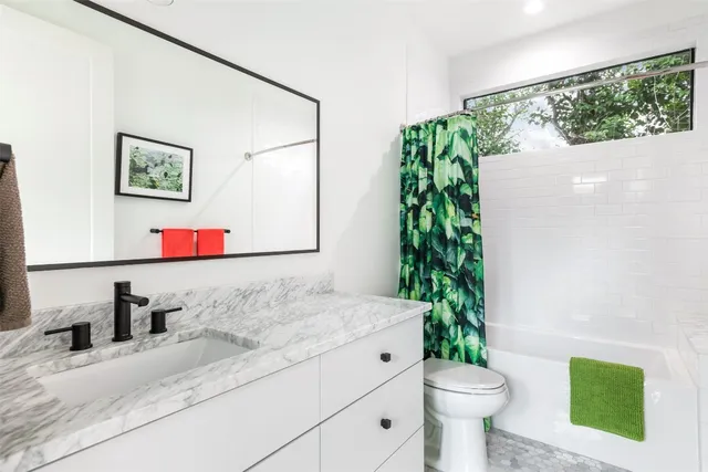 $4,200 | 2804 East 22nd Street, Unit B, Austin, TX 78722