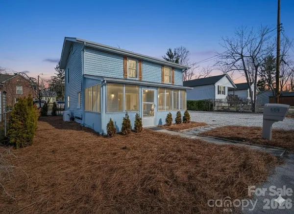 $299,000 | 609 Edgewood Avenue, Hendersonville, NC 28792