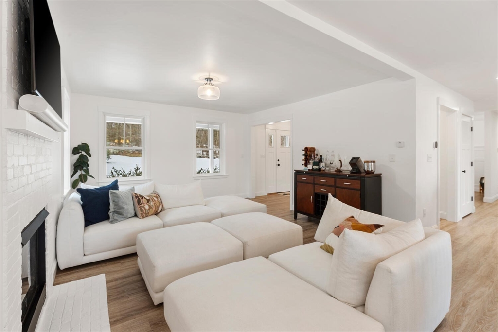 69 Forest Street Middleton, MA 01949 - Photo 4 of 24