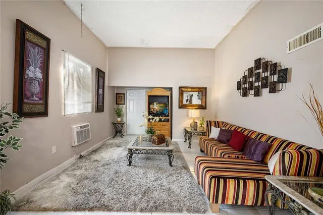 $2,300 | 1110 South 29th Avenue, Hollywood, FL 33020