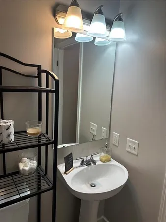 $250,000 | 304 Sonie Drive, Unit 304, Sewickley, PA 15143