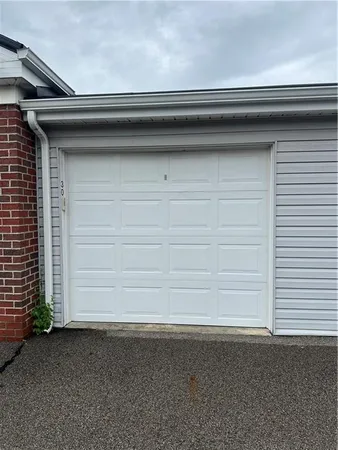 $250,000 | 304 Sonie Drive, Unit 304, Sewickley, PA 15143