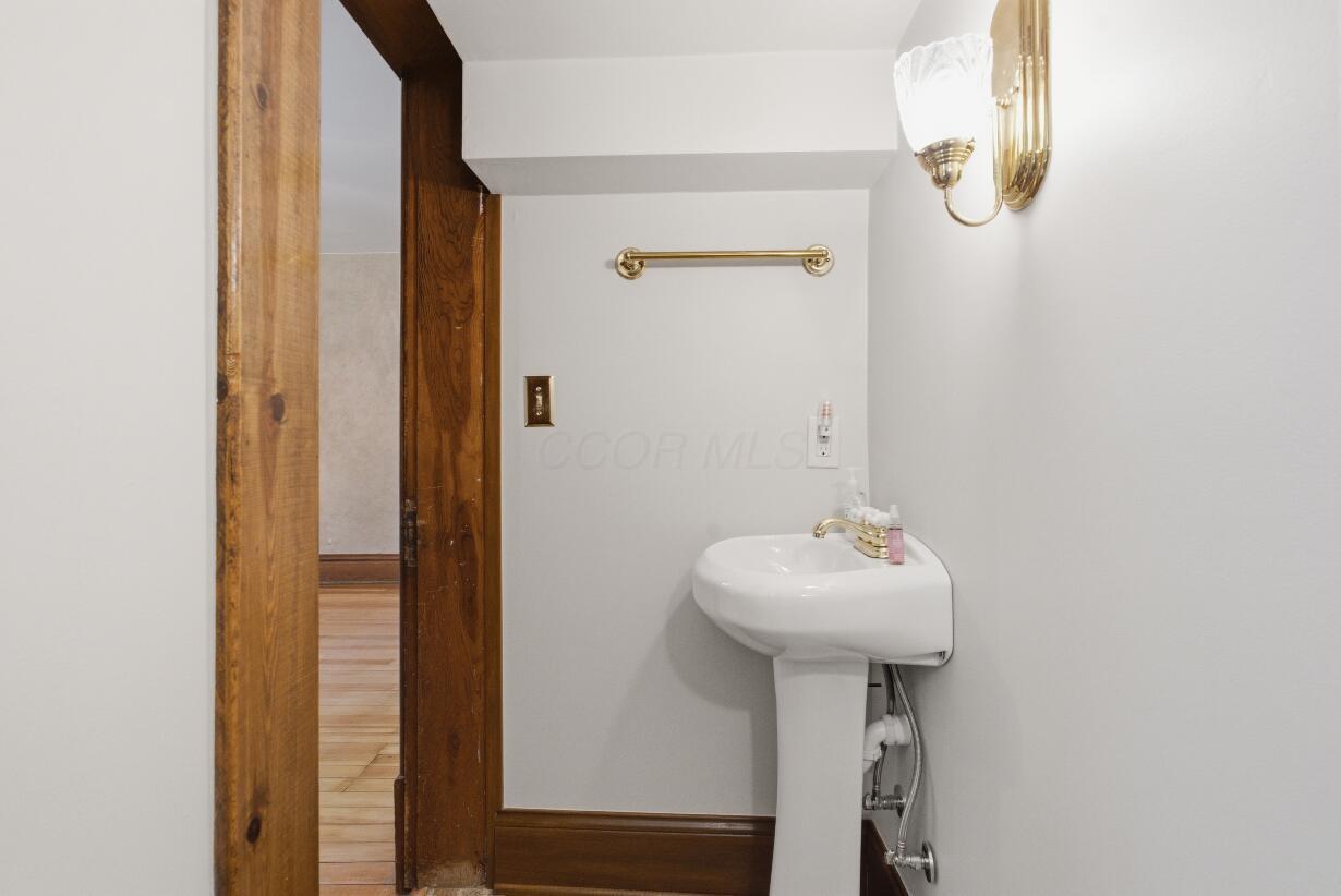 484 County Line Road Westerville, OH 43082 - Photo 28 of 72