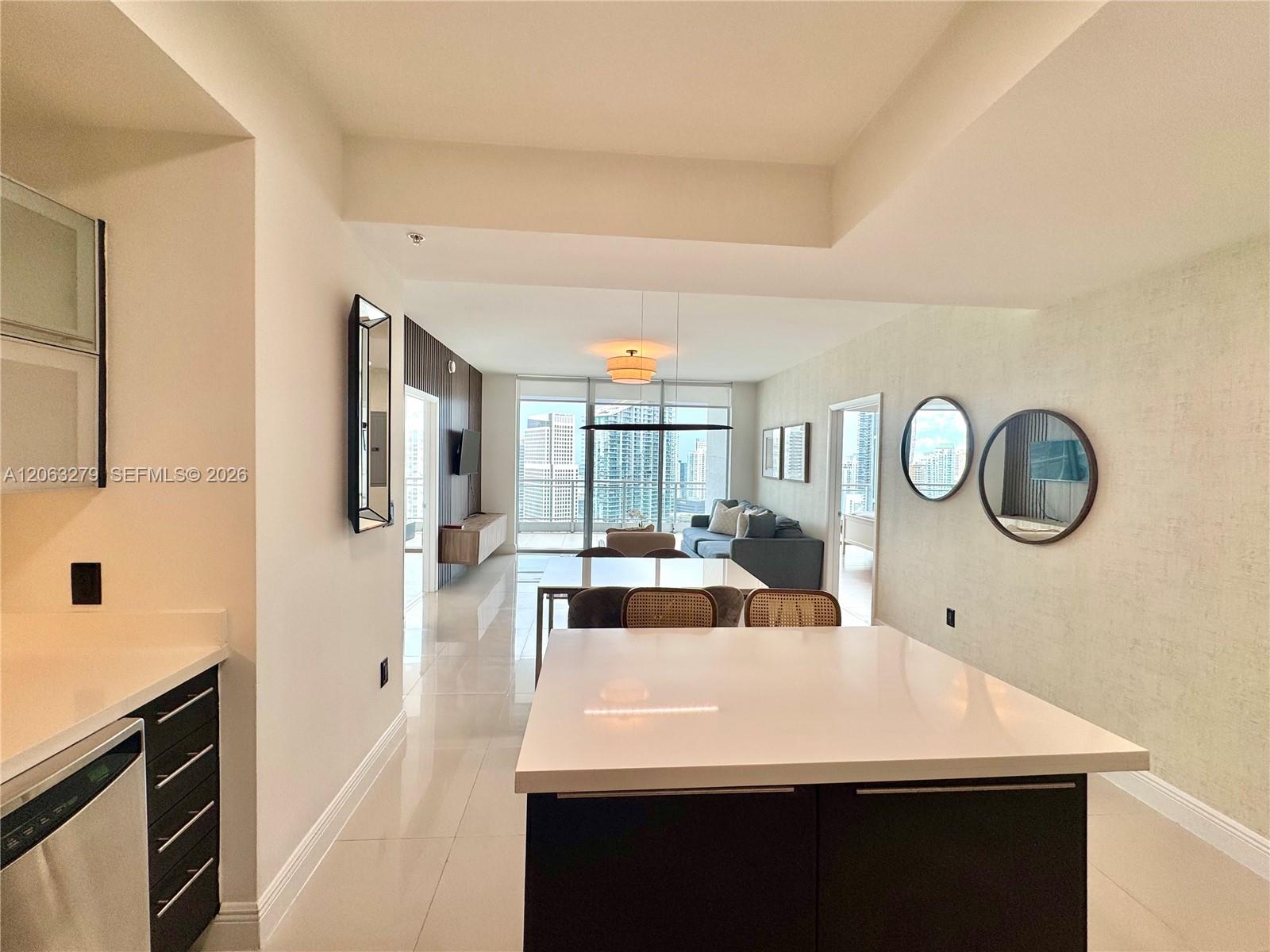 90 Southwest 3rd Street, Unit 3902 Miami, FL 33130 - Photo 10 of 18 Gallery Image 10