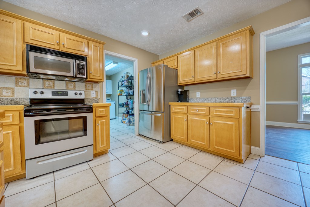 1438 Cloverdale Road Columbus, GA 31904 - Photo 12 of 36 Gallery Image 12