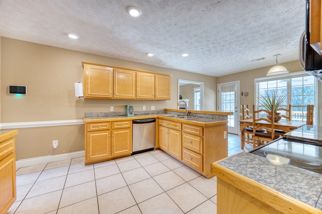 1438 Cloverdale Road Columbus, GA 31904 - Photo 13 of 36 Gallery Image 13