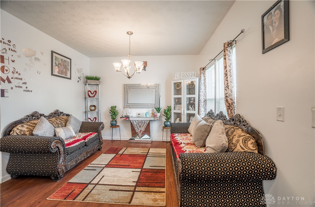 512 Reading Road Dayton, OH 45404 - Photo 5 of 42