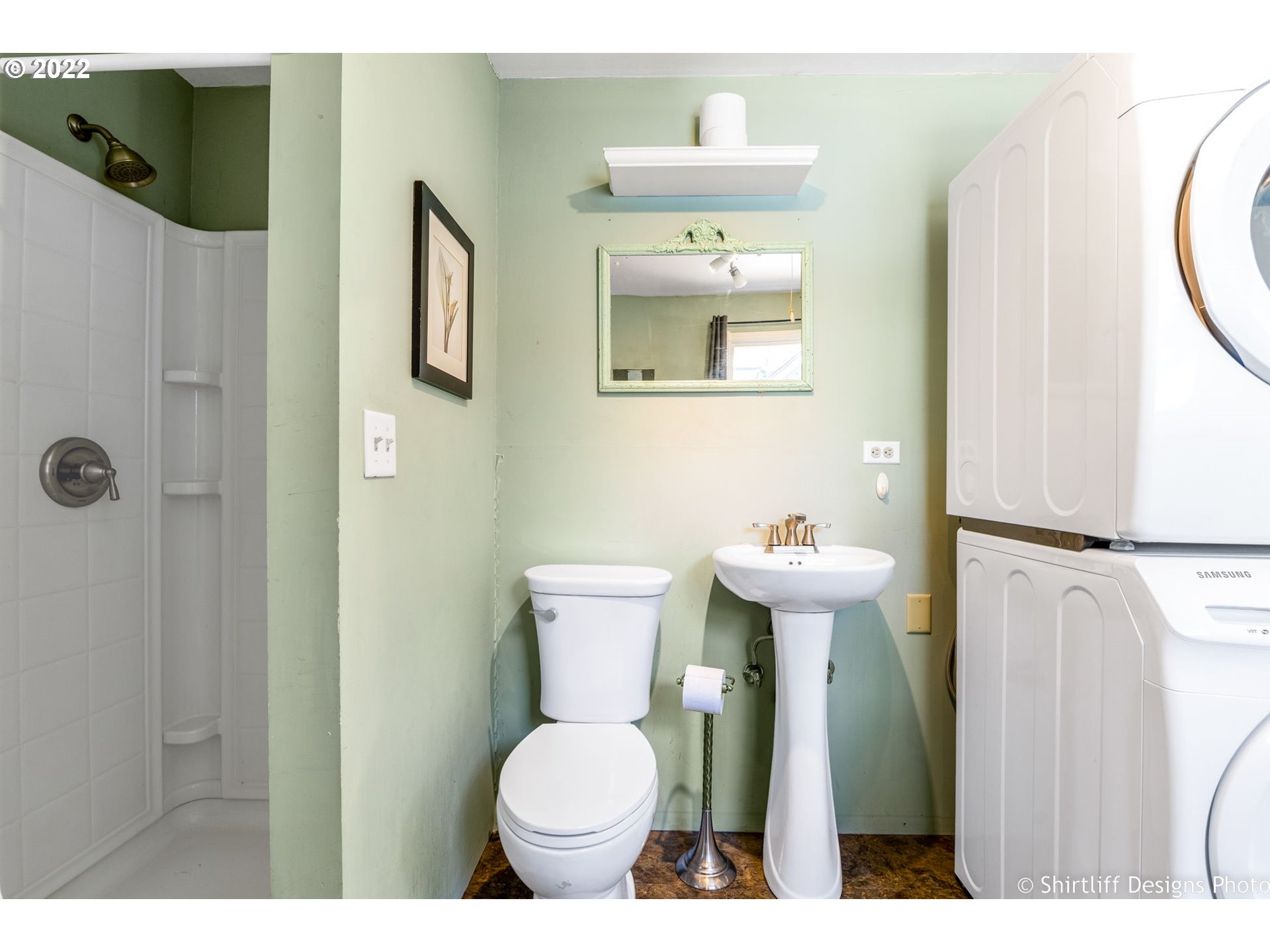 1062 A Street Springfield, OR 97477 - Photo 15 of 31 Bathroom