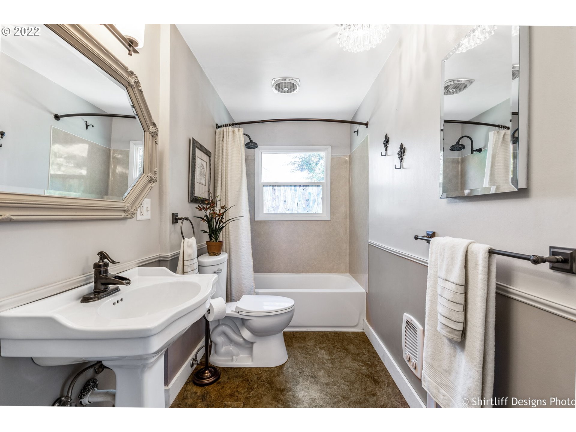 1062 A Street Springfield, OR 97477 - Photo 24 of 31 Bathroom