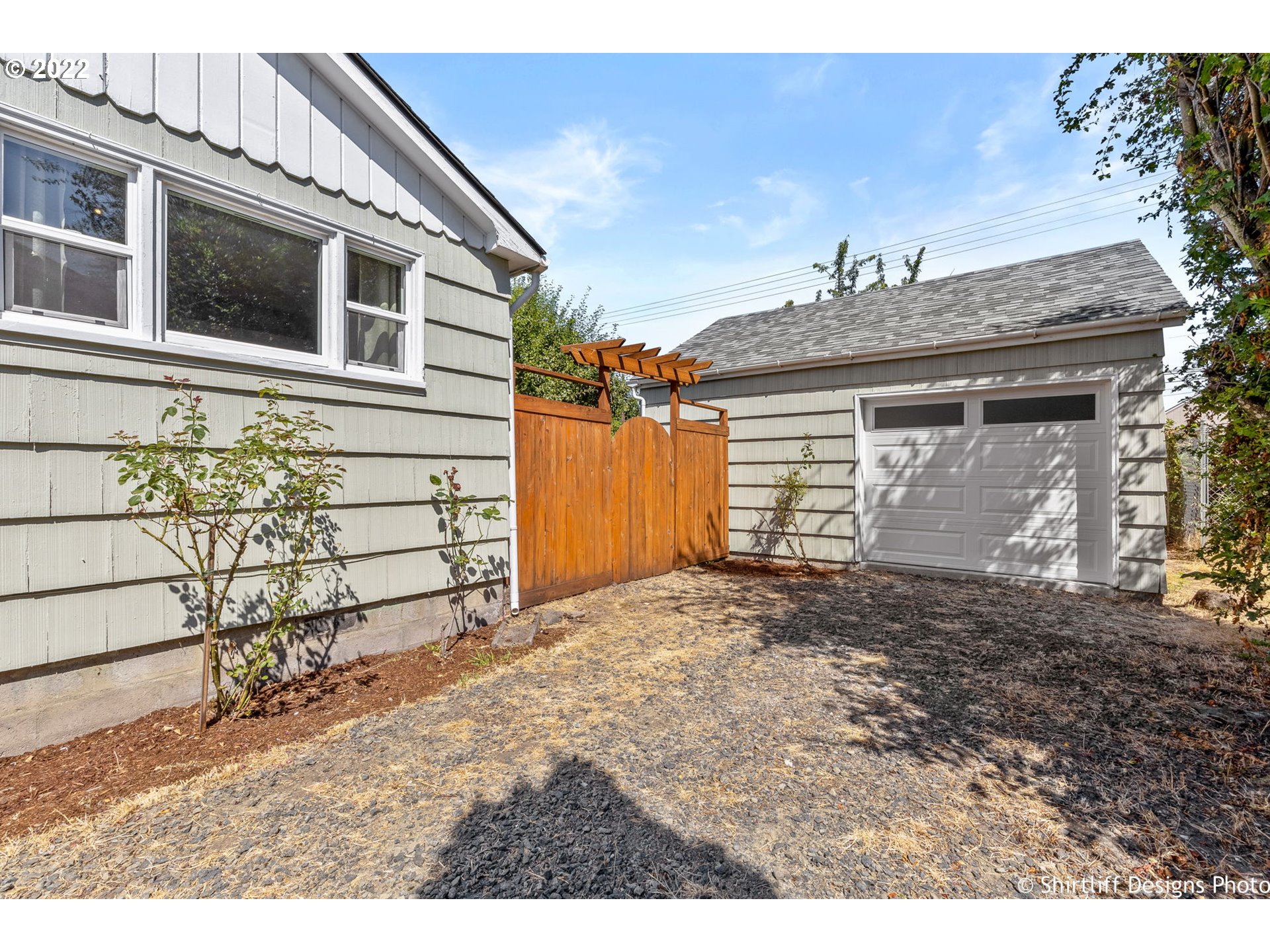 1062 A Street Springfield, OR 97477 - Photo 25 of 31 Driveway