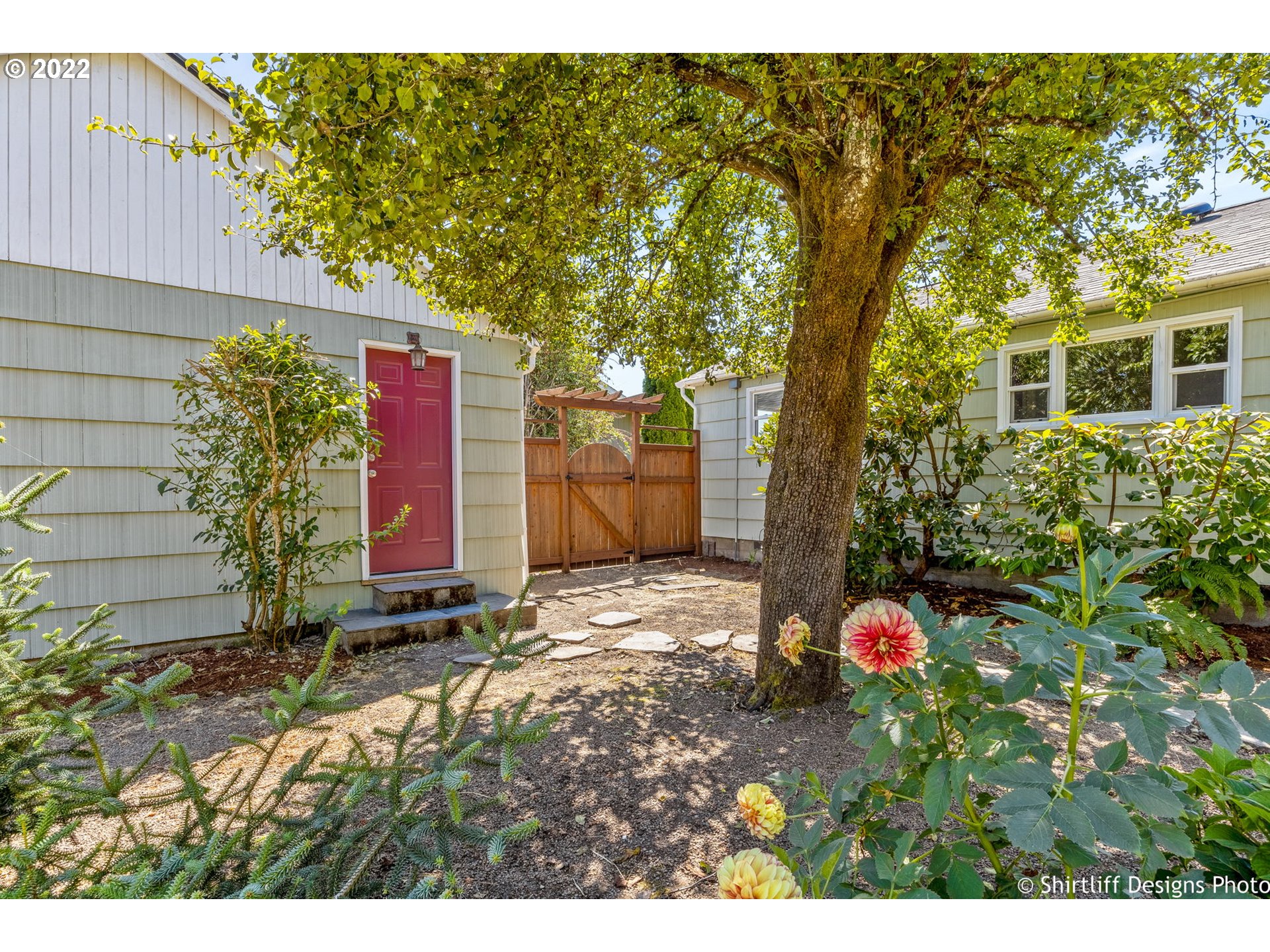 1062 A Street Springfield, OR 97477 - Photo 30 of 31 Backyard