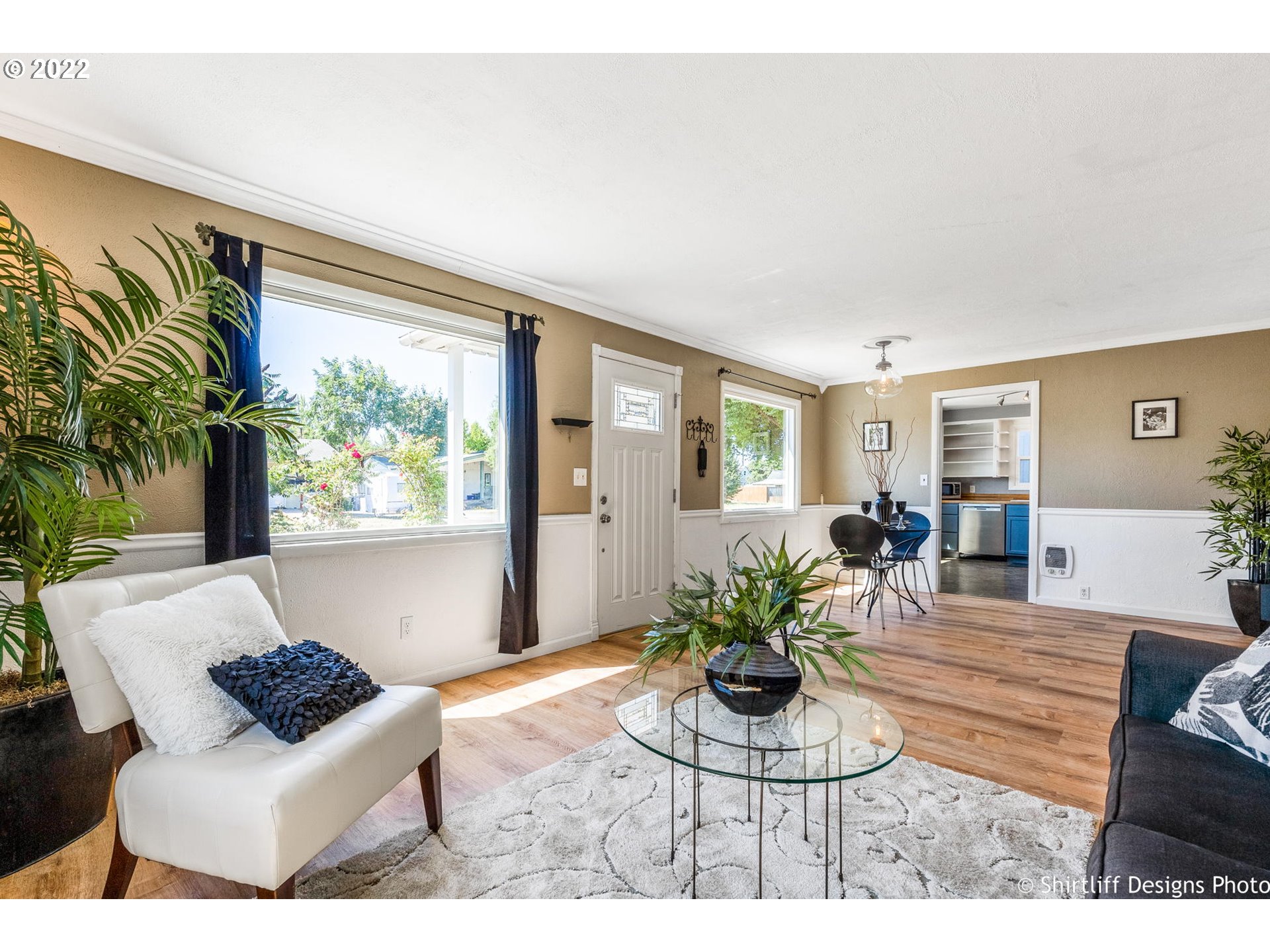 1062 A Street Springfield, OR 97477 - Photo 6 of 31 Living Room/Dining Room