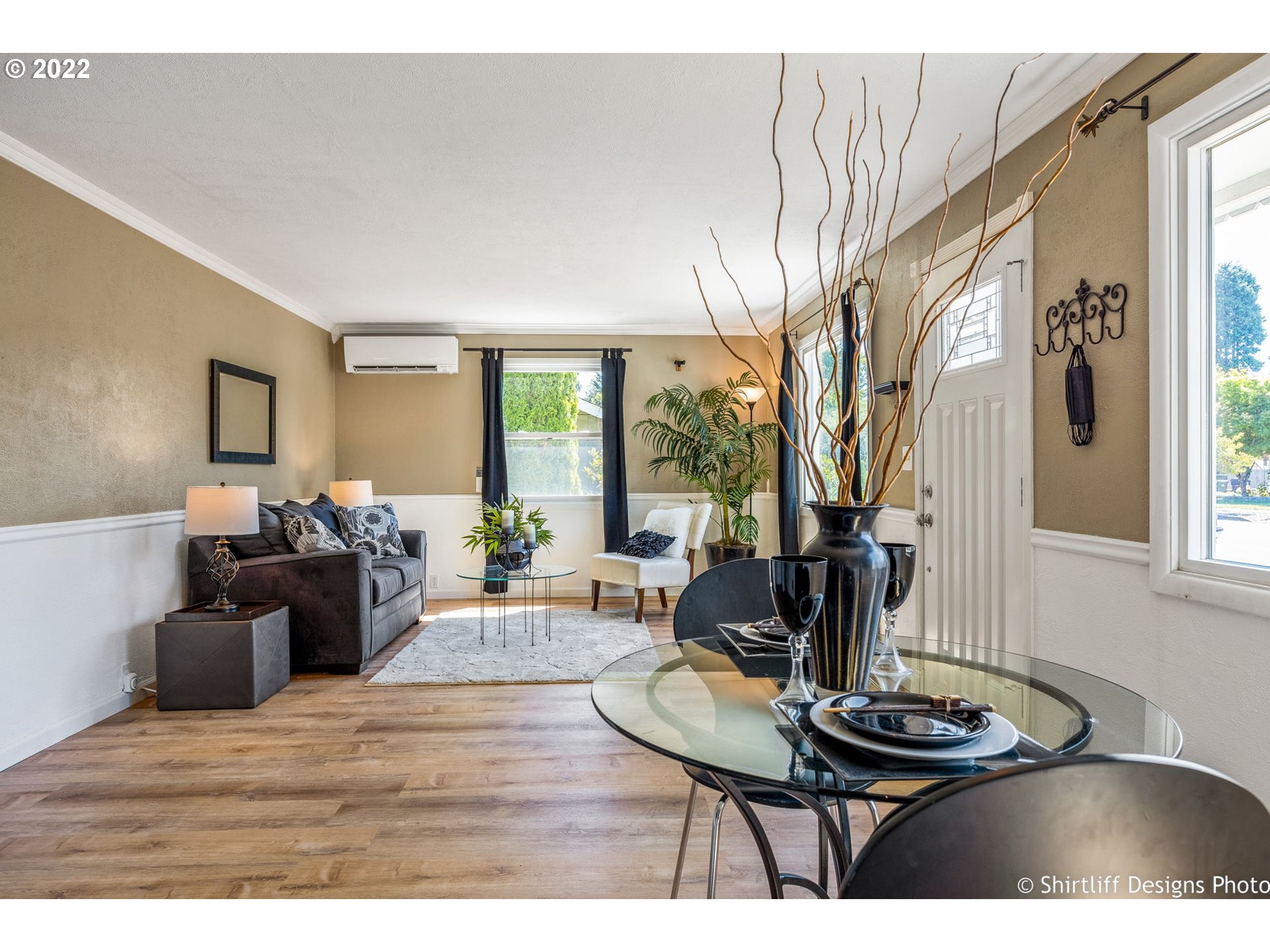 1062 A Street Springfield, OR 97477 - Photo 9 of 31 Living Room/Dining Room