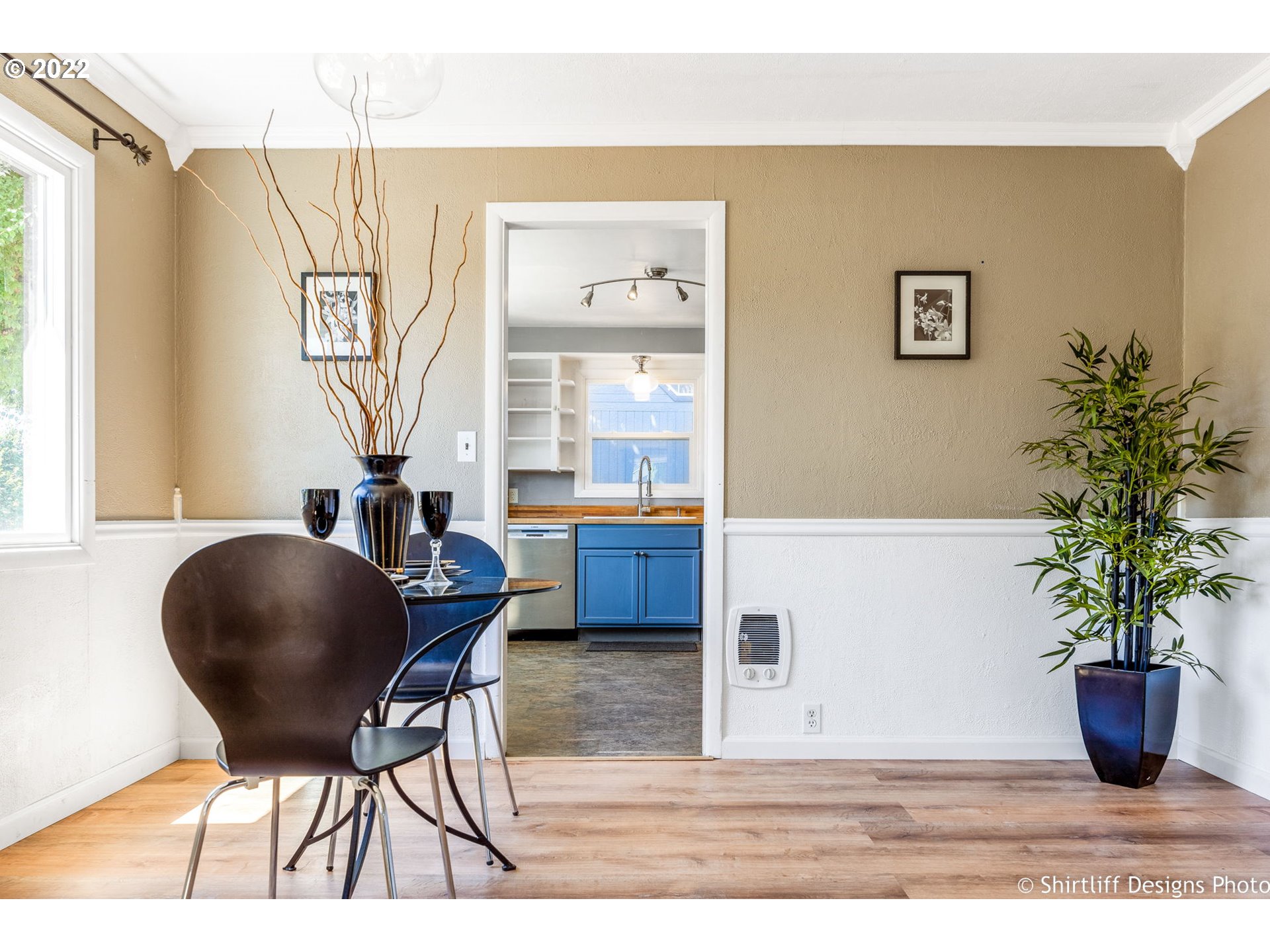 1062 A Street Springfield, OR 97477 - Photo 10 of 31 Dining Area