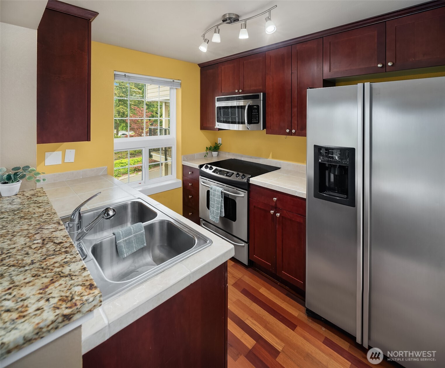 28311 South 18th Avenue South, Unit A304 Federal Way, WA 98003 - Photo 5 of 18