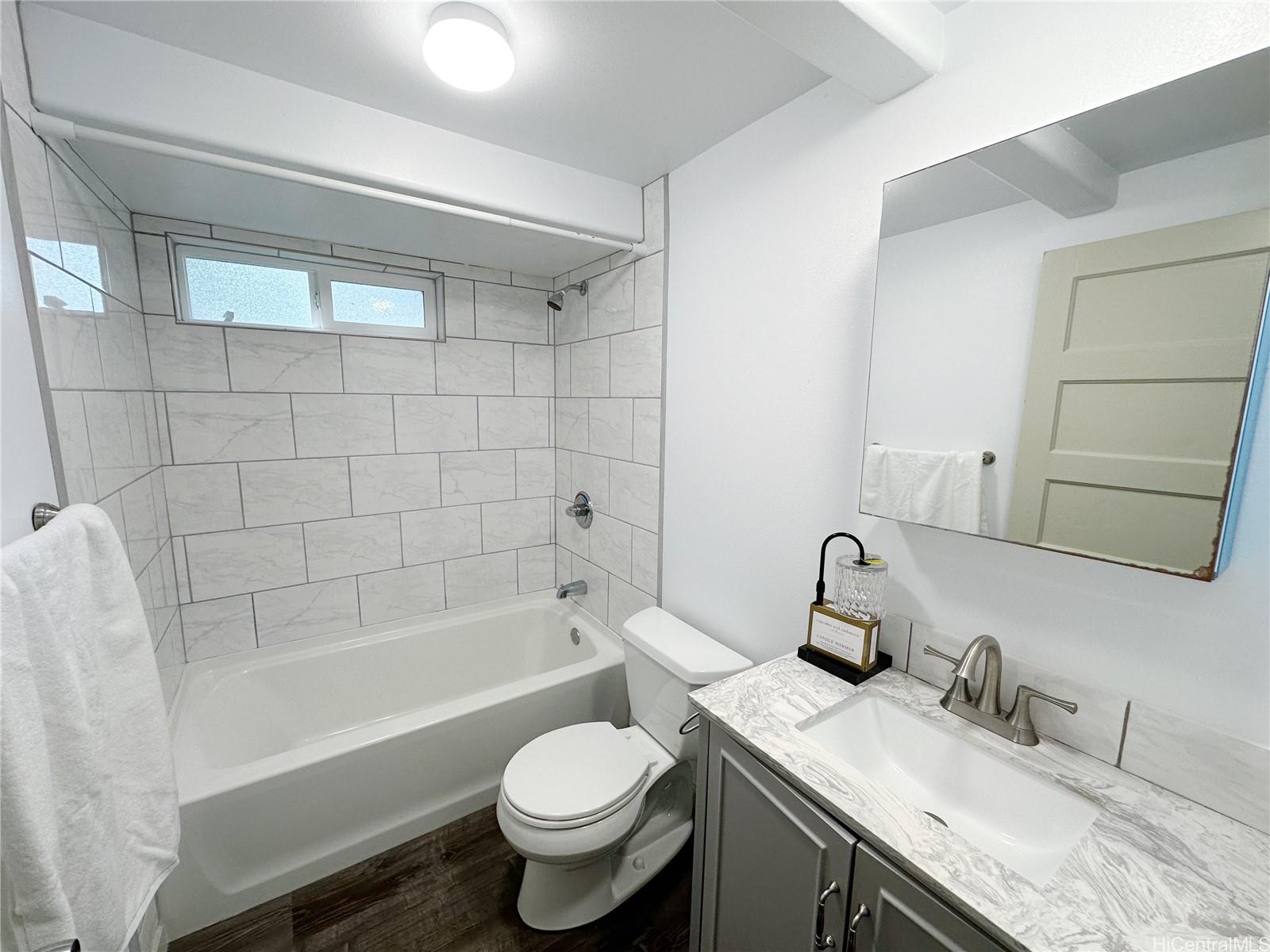 2578 Pacific Heights Road Honolulu, HI 96813 - Photo 17 of 25 Lower level bathroom 1