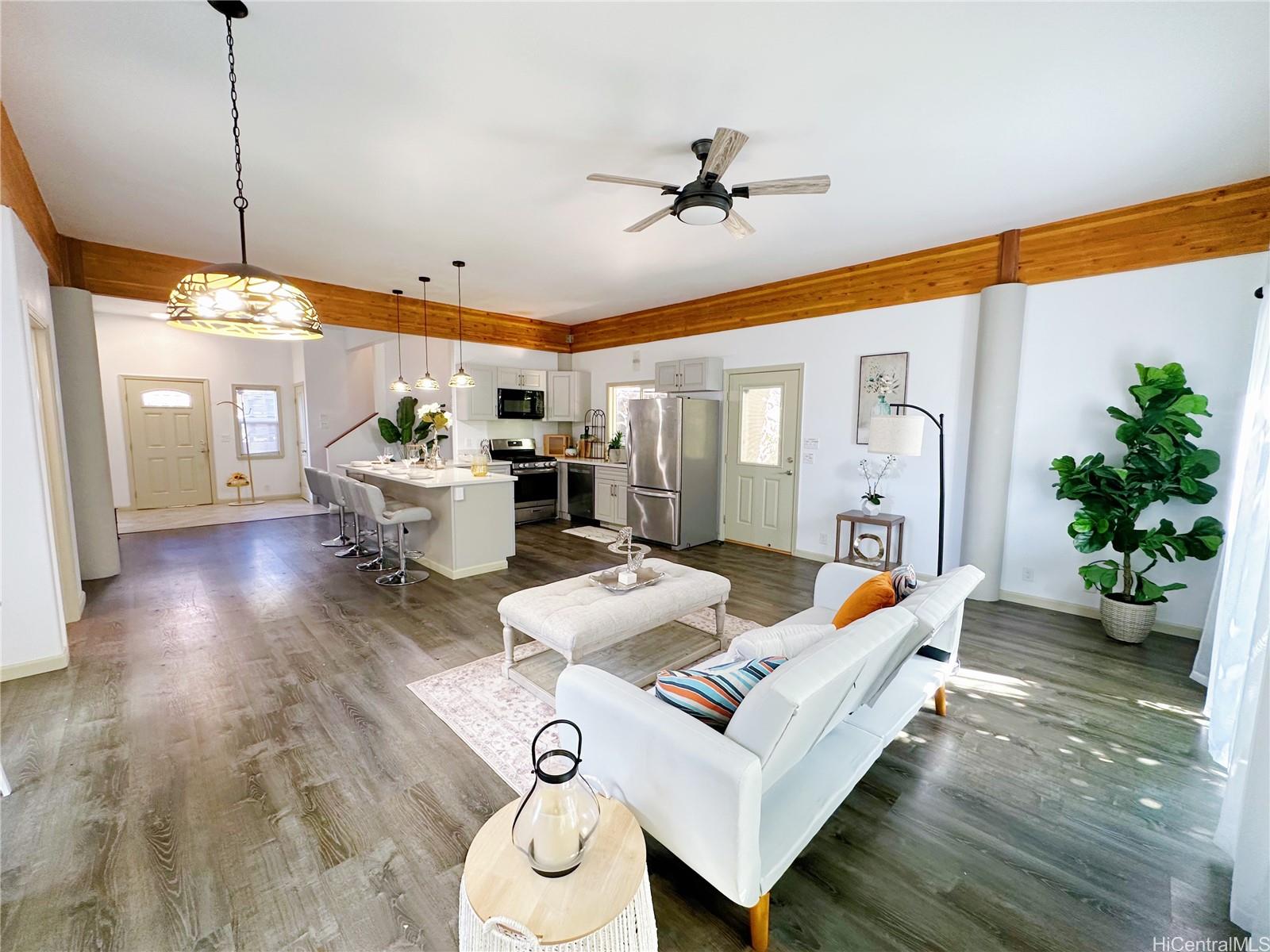 2578 Pacific Heights Road Honolulu, HI 96813 - Photo 3 of 25 Main level living area
