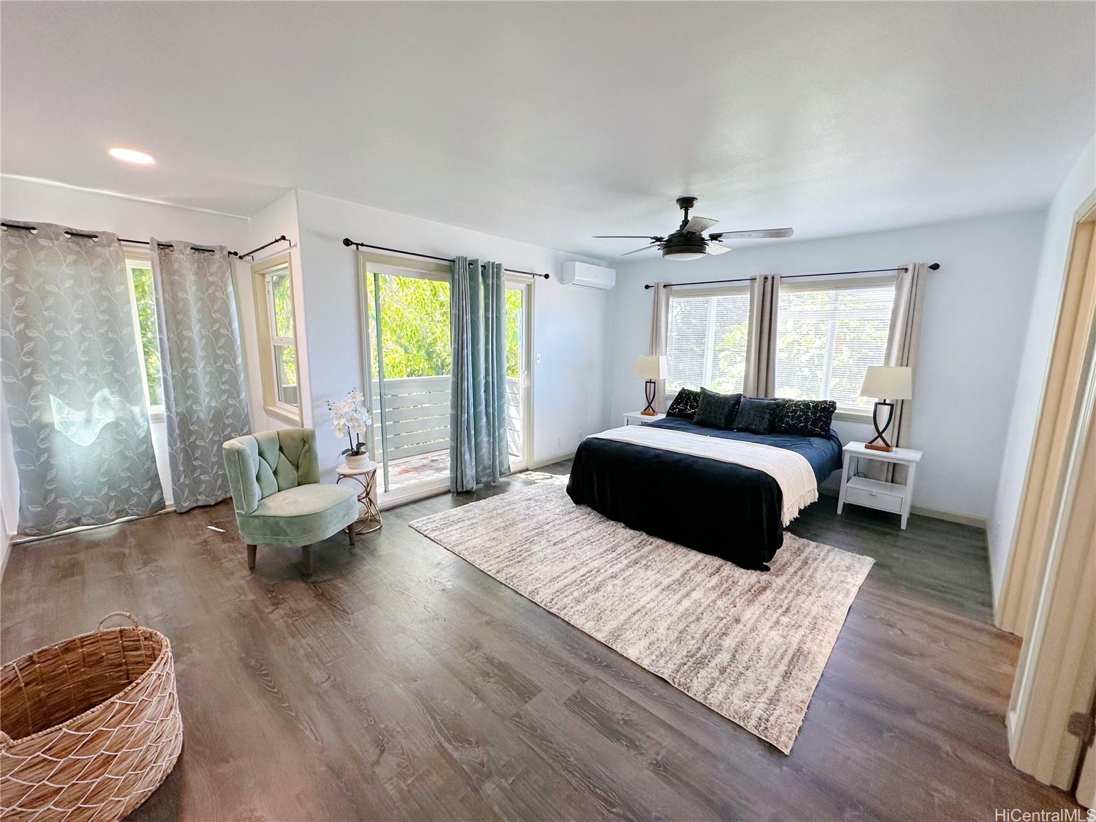 2578 Pacific Heights Road Honolulu, HI 96813 - Photo 5 of 25 Upstairs primary bedroom